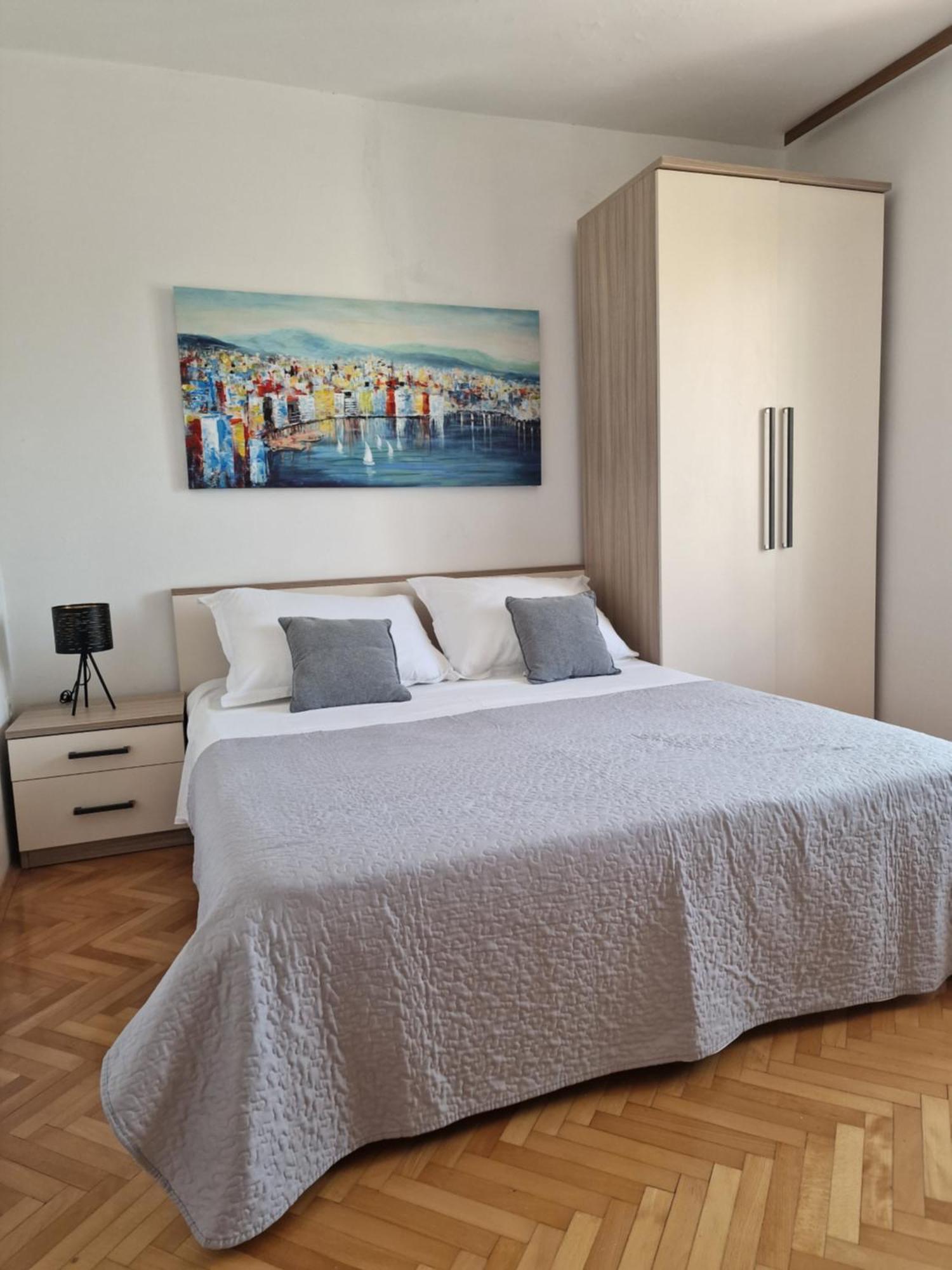 Apartman Batinovic - *