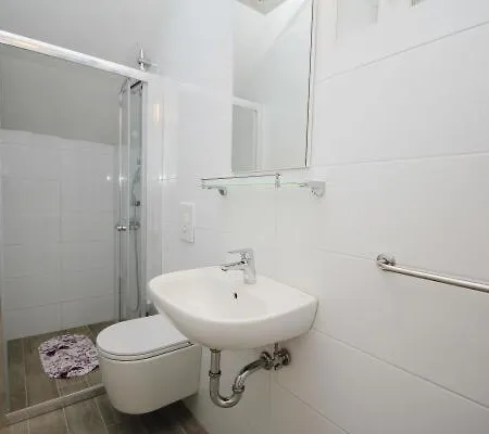 Apartmani Batinovic - Baska Voda Exterior photo